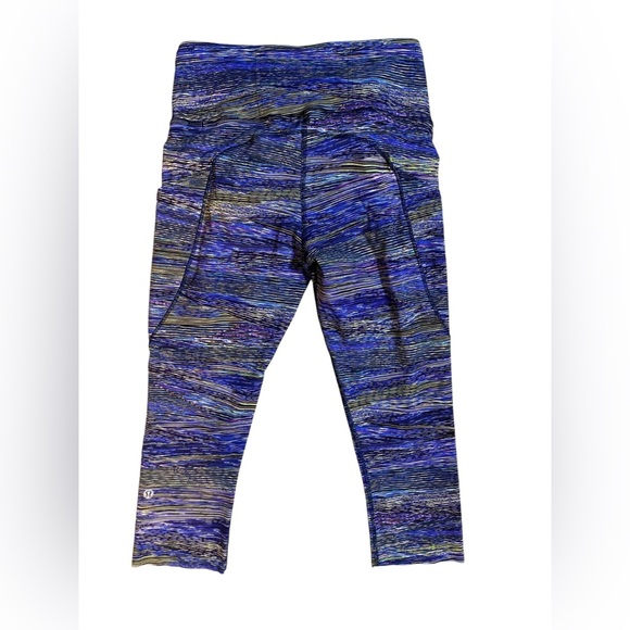lululemon | size 6 Fast and Free Crop II 19" *Nulux
Interconnect Blue Multi - Picture 11 of 11